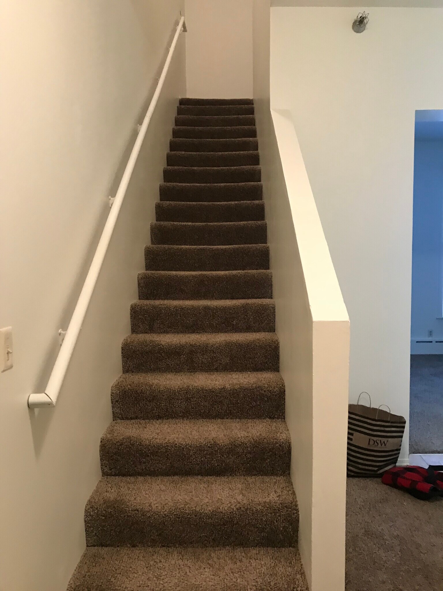 Building Photo - 1431 E 1st St