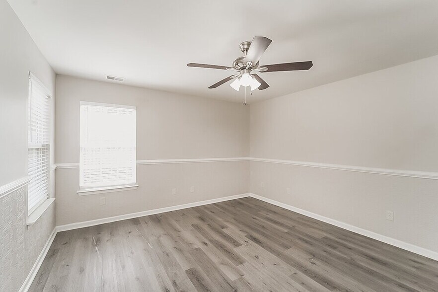 Building Photo - 2896 Rockingham Ct SW