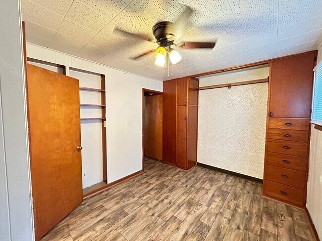 Building Photo - 4414 Kenneth Ave