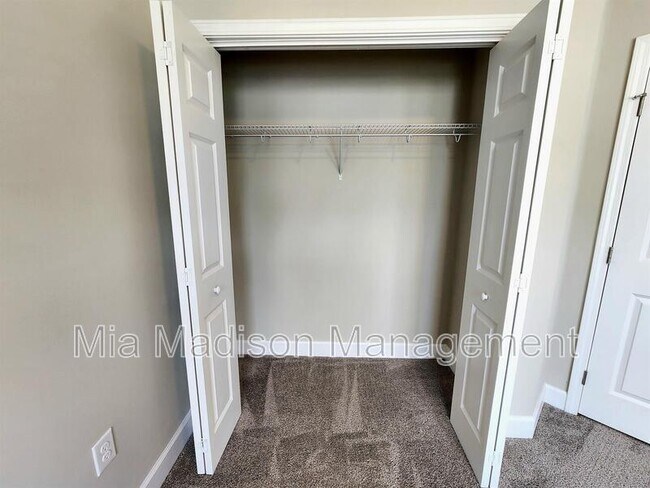 Building Photo - 231 HAISLEY RUN
