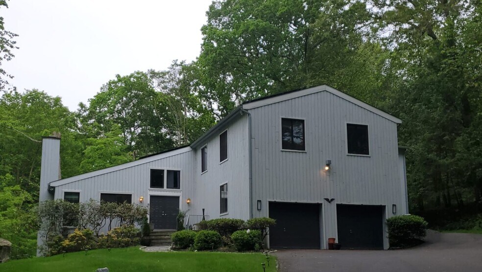 Building Photo - 5 E Ridge Rd