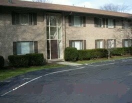 Building Photo - 2029 Sanlin Dr