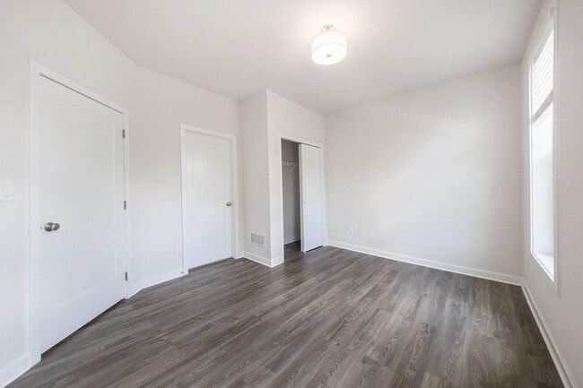Building Photo - 2891 Rayfield Ave