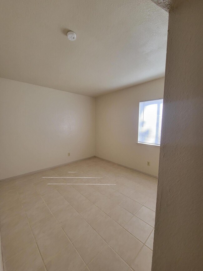 Building Photo - 3324 Red Sails Dr