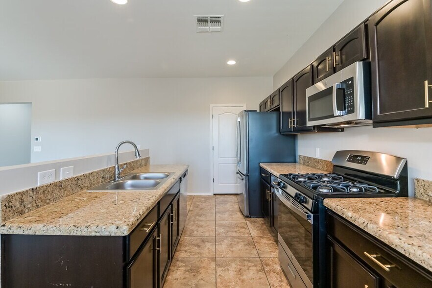 Building Photo - 4786 E Desert Thorn Dr