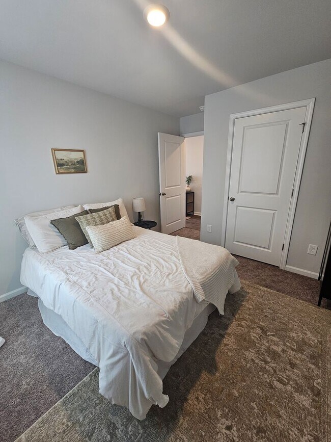 Building Photo - 4 Bedroom Home in Surf City!