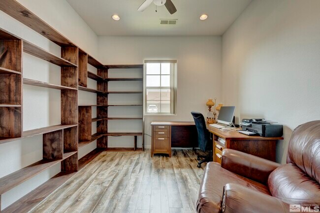 Building Photo - 4758 Soave St