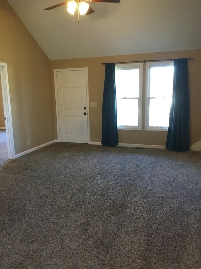 Building Photo - 3 Bedroom Home For Rent in Sango Area!