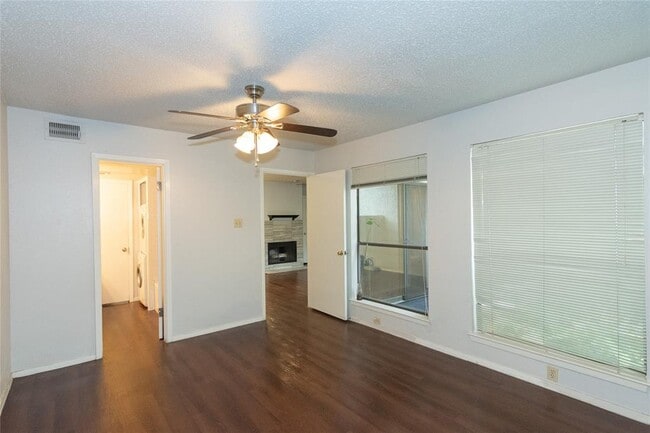 Building Photo - 3115 Helms St