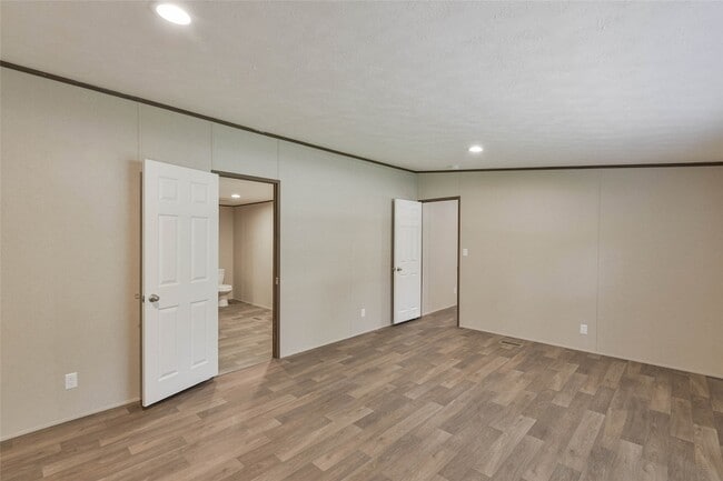 Building Photo - 25150 Faraway Ln