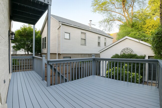 Building Photo - 2725 N Magnolia Ave