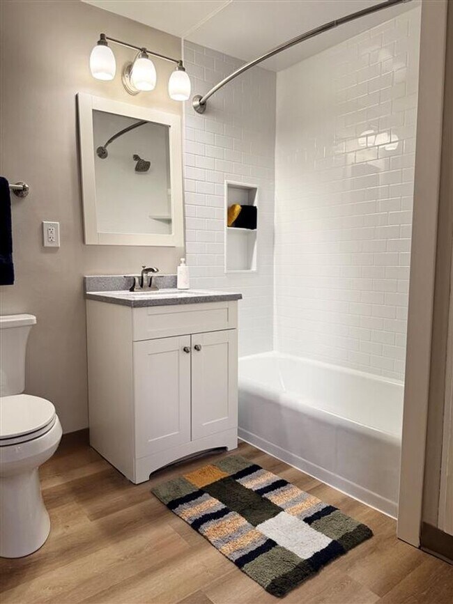 Building Photo - Newly Remodeled 2 Bedroom with washer & dryer behind Hilldale Mall!