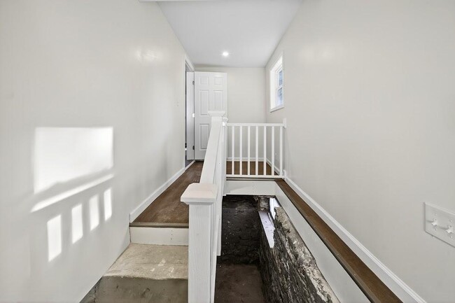 Building Photo - 127 W Warrington Rd