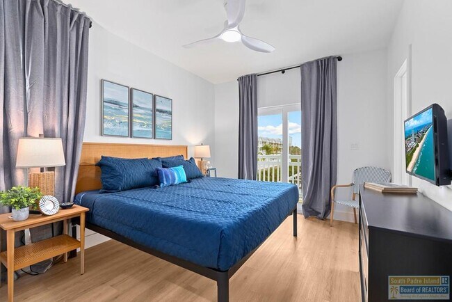 Building Photo - 111 W Sunny Isle Dr