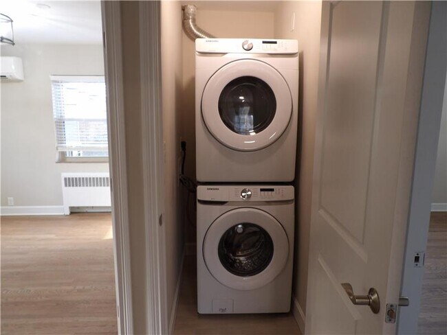 Building Photo - 215 S Ft Thomas Ave