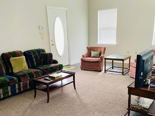 Building Photo - 1501 Harwich Dr