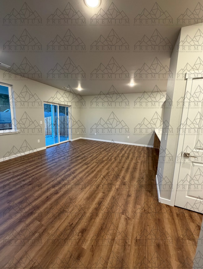 Building Photo - 1st MONTH FREE - 3 BED 2.5 BATH NEW BUILD!