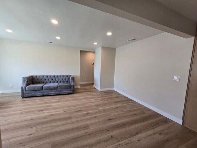 Building Photo - Charming Chula Vista Home with Spacious Yard in a Prime Location