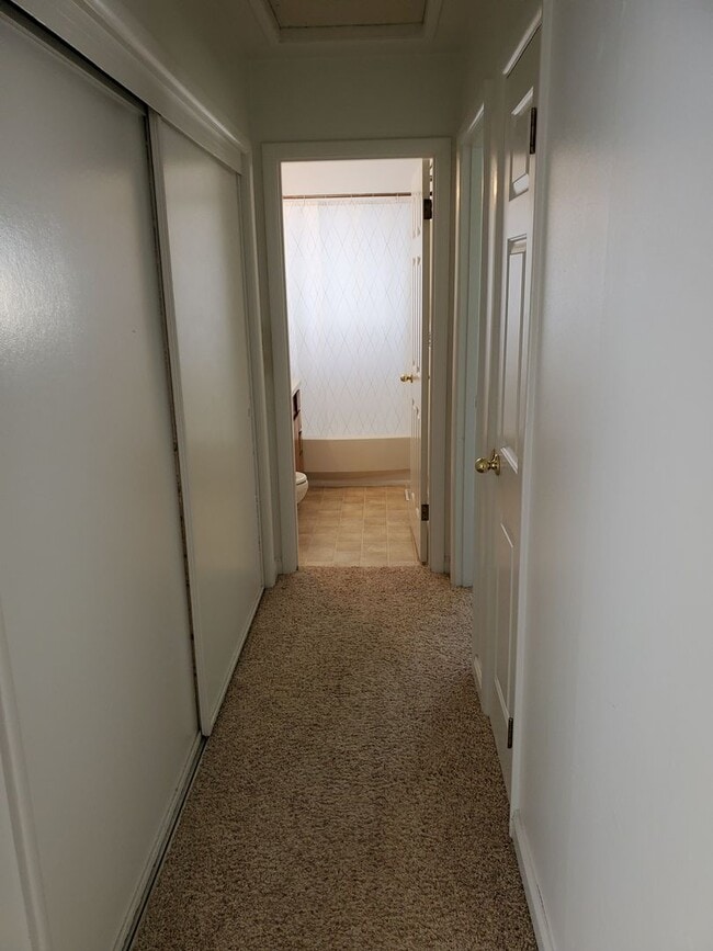 Building Photo - 3 Bedroom Home in Blaine!