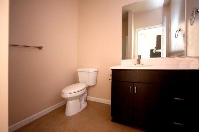 Interior Photo - 0037ful