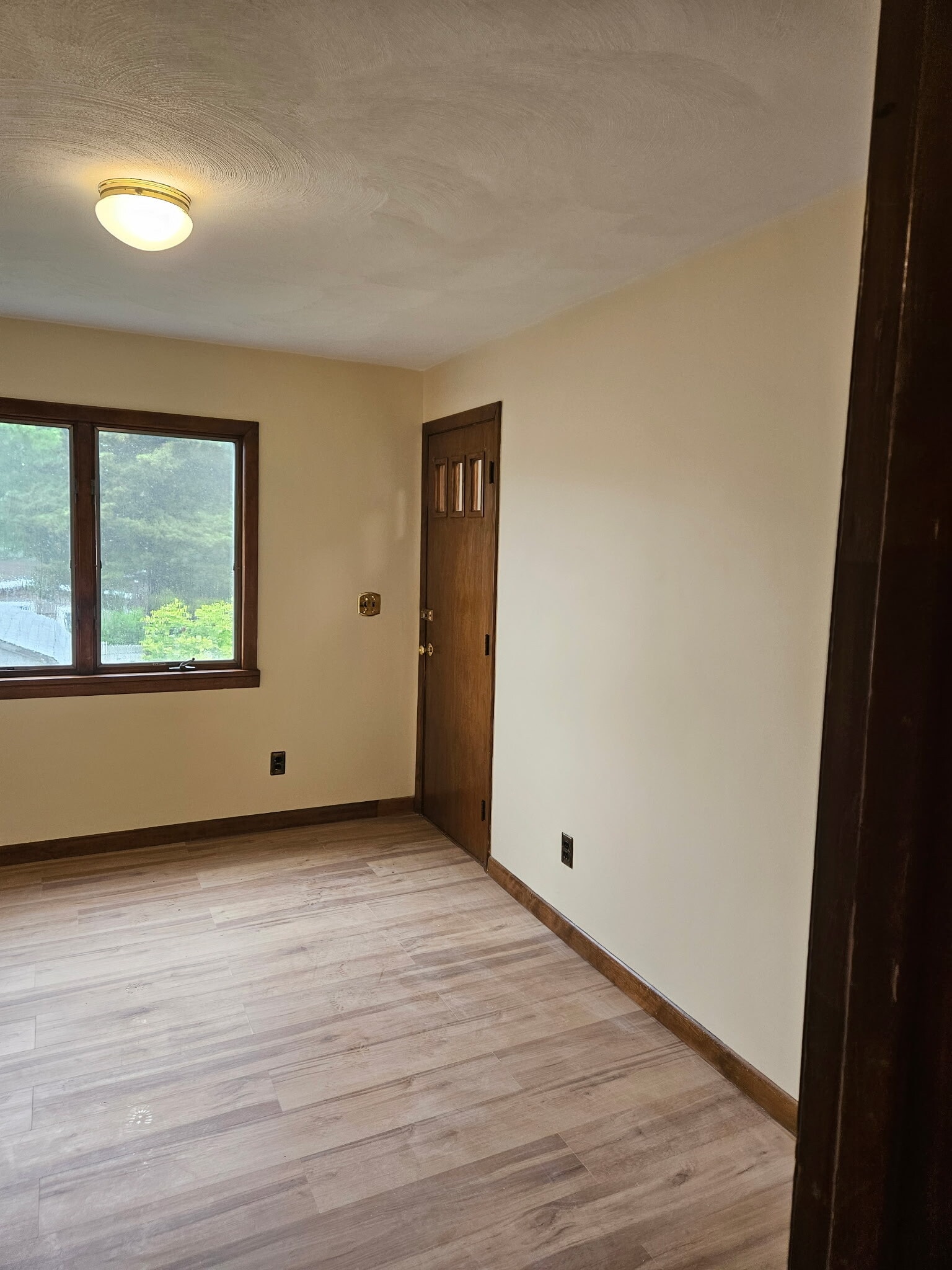 Building Photo - 54 Pleasant St