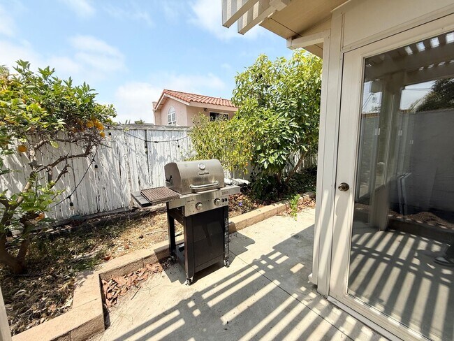 Building Photo - PET FRIENDLY - Charming 4-Bedroom Home in ...