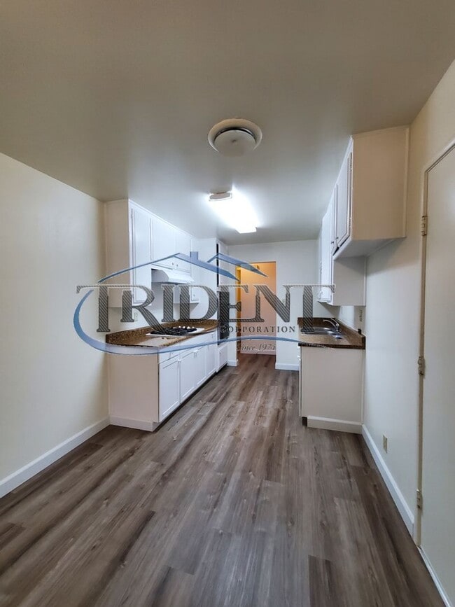 Building Photo - Cute 3 bedroom, 1 ½ bath house