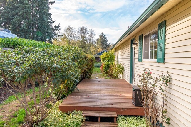 Building Photo - Charming 3 bedroom home near NAS Whidbey