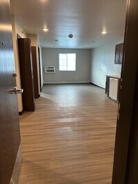 Building Photo - 15 19th Ave SW