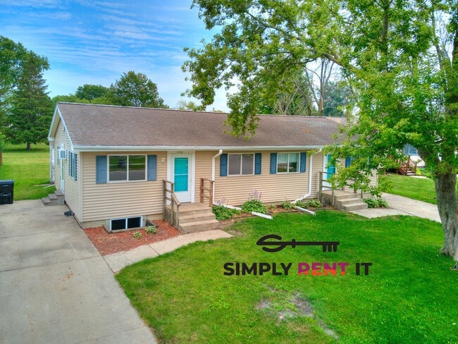Primary Photo - Sunset Ave 3 Bedroom Duplex in Kelley, IA