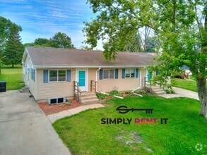 Building Photo - Sunset Ave 3 Bedroom Duplex in Kelley, IA