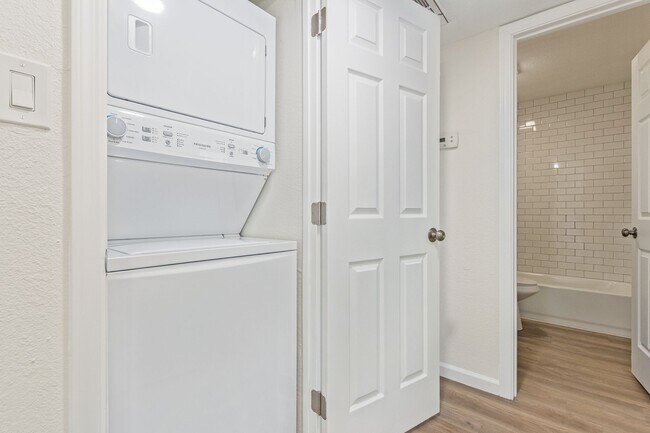 Building Photo - Stylish. Newly Renovated. Cozy, Boutique C...