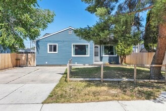 Building Photo - Kensington Avenue