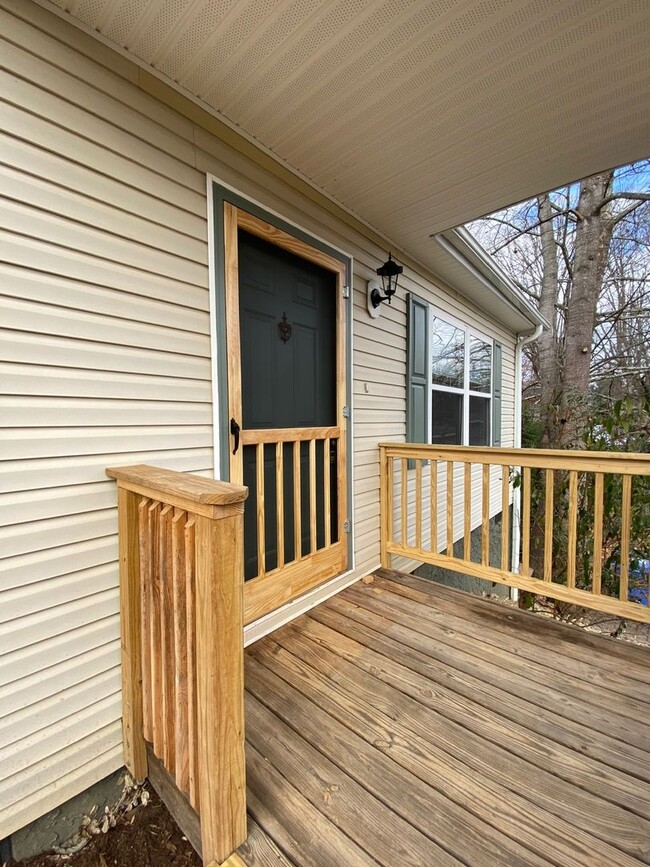 Building Photo - West Asheville - Recently Renovated 3-Bedroom home with large yard