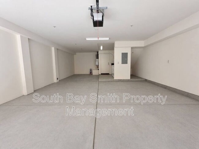 Building Photo - 84 Palos Verdes Blvd