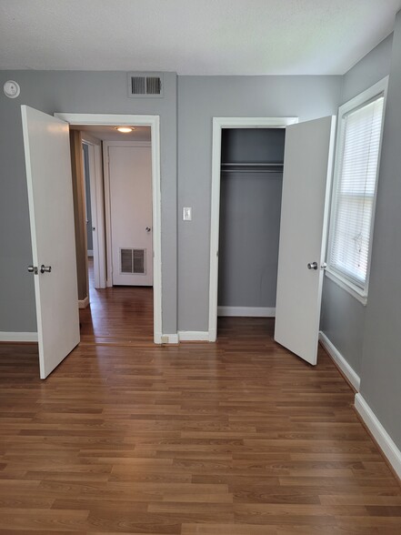 Building Photo - 2109 Suitland Ter SE