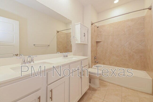 Building Photo - 2292 Jasper Dr