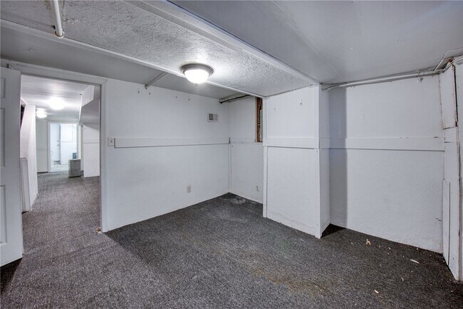 Building Photo - 354 Ophelia St