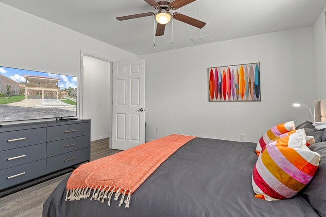 Building Photo - 4857 S Amstel Dr