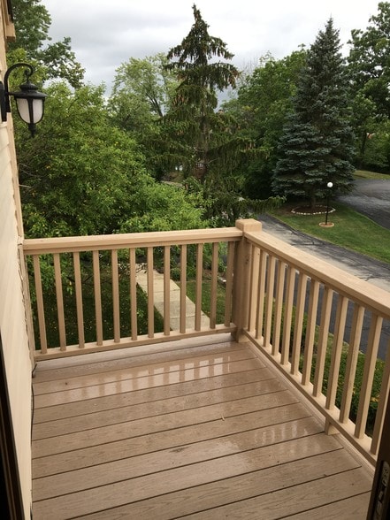 Balcony - 4670 S Woodland Dr
