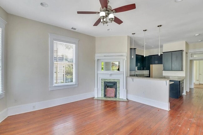 Building Photo - 2 BED | 2 BATH | PRIVATE FRONT AND BACK PORCH | MIDTOWN