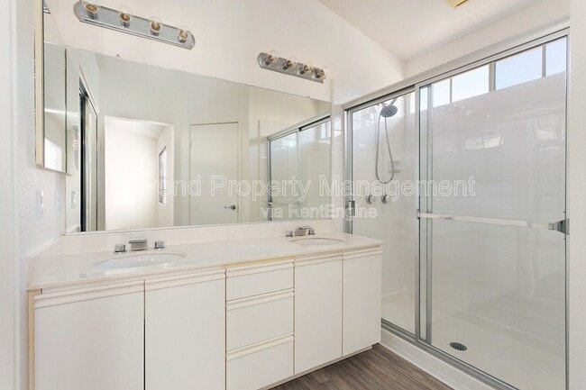 Building Photo - 9477 Questa Pointe