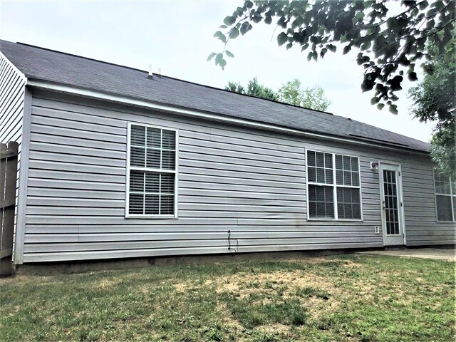 Building Photo - 411 Revis Creek Ct