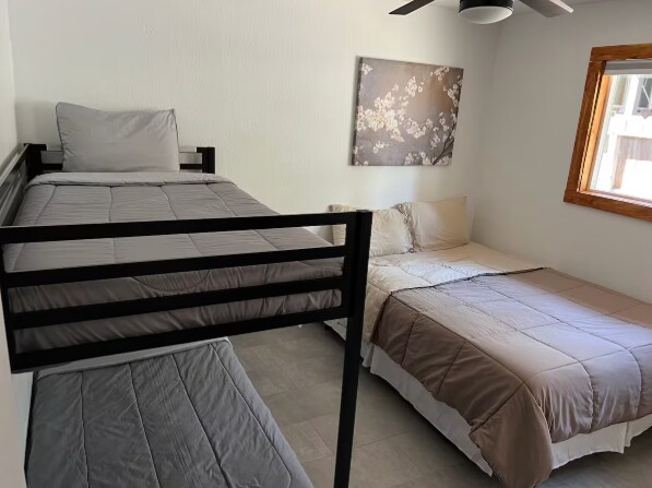 Building Photo - 929 Harold Dr