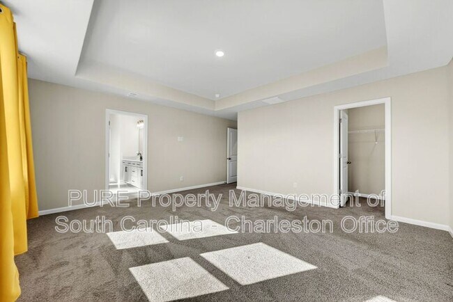 Building Photo - 102 Winding Grv Ln