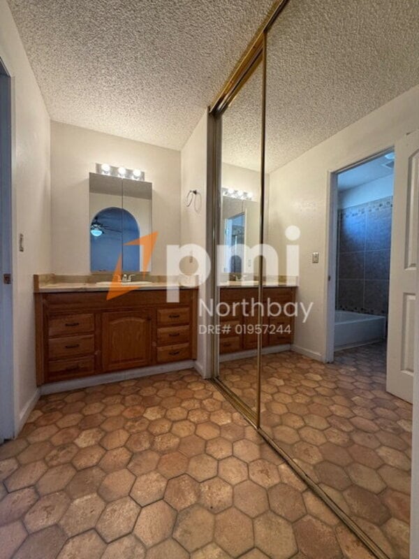 Building Photo - 2950 Juniper St