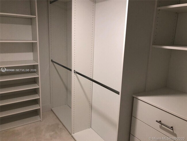 Building Photo - 16385 Biscayne Blvd