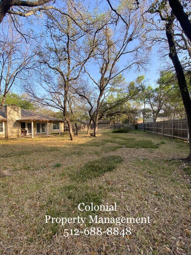 Building Photo - 605 Cielo Dr