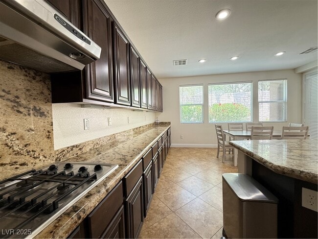 Building Photo - 620 Apricot Rose Pl