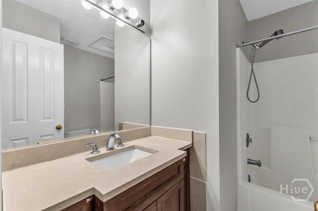 Building Photo - 138 Penn Station